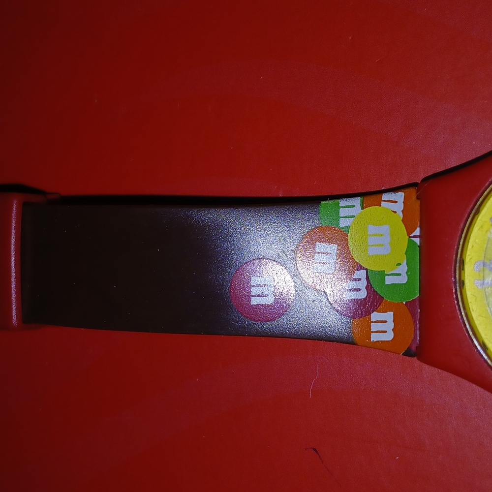 M&M's Colorful Analog Watch - Picture 3 of 7